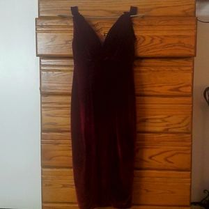 Burgundy bodycon velvet reto dress